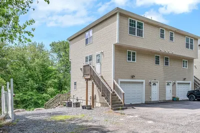 18 Bartlett Ave #18