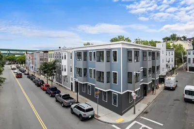 106 Bunker Hill St #3