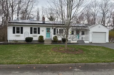 327 Brookside Cir 1