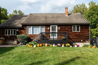 18 Velma Ave 1