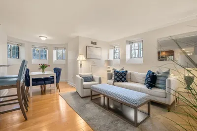 20 Chapel St #B306