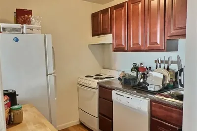 1027 Commonwealth Ave #19