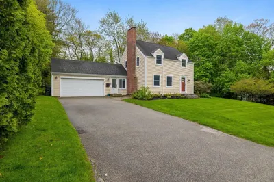 24 Hillcrest Ave 1