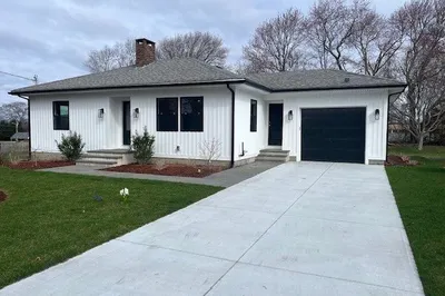 4 Overhill Rd