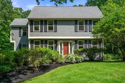 134 Middle Rd 1