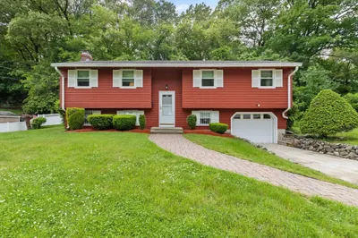 8 Apple Hill Road 1