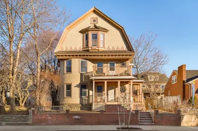 11-13 Craigie St