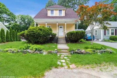 32 Oneida Ave