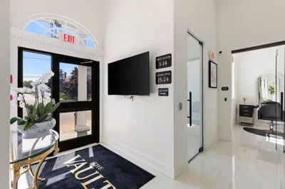 323 Main Street #5 1
