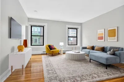 232 Newbury St #42 1