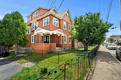 52 Mount Washington St 1