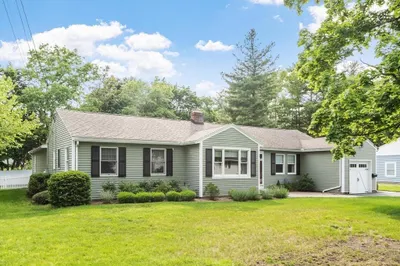 26 Woodlawn Avenue 1