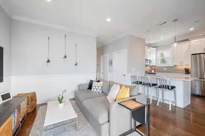 60 Romsey St #3