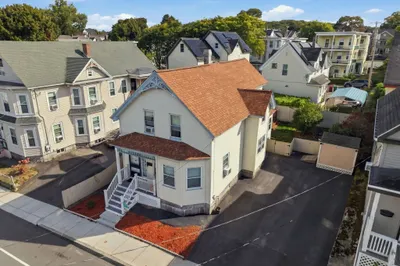 15 Otis St 1