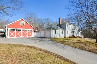6 Crestwood Drive 1