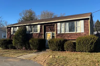 30 Tennyson Dr 1