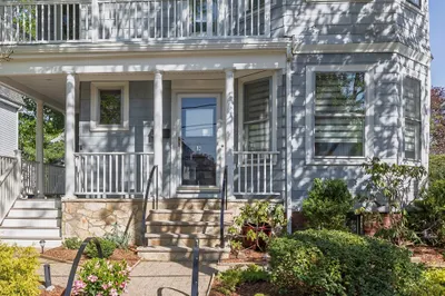 13 Oxford Ave #13