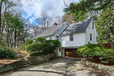 71 Sand Hill Rd 1