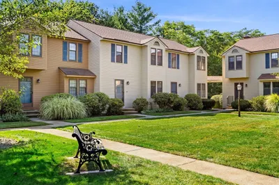 290 Apache Way #290