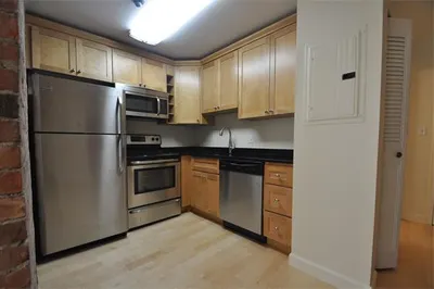 160 Commonwealth #208