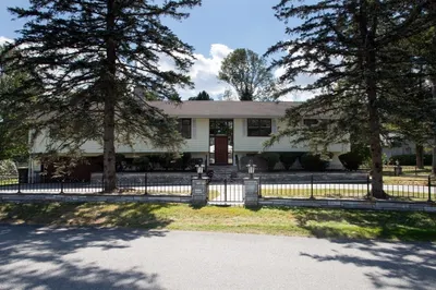 101 Gibbs St