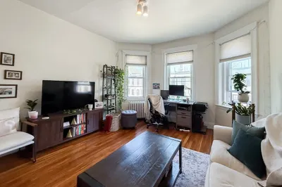 1568 Commonwealth Ave #8
