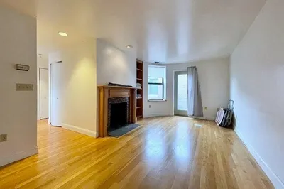 102 Gainsborough St #406E