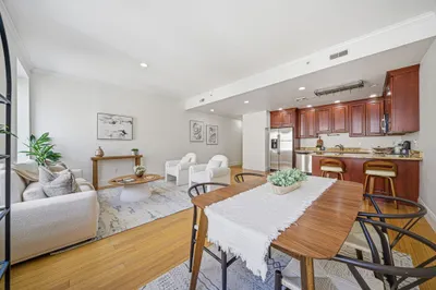 55 Temple Pl #4 1
