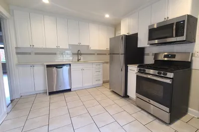 429 Newport Ave #4