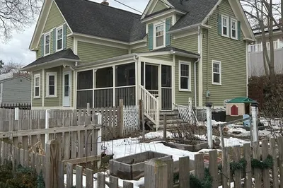 32 Birch Street