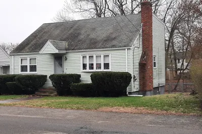 118 Elwell St 1