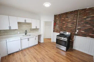 8 Colonial Avenue #2