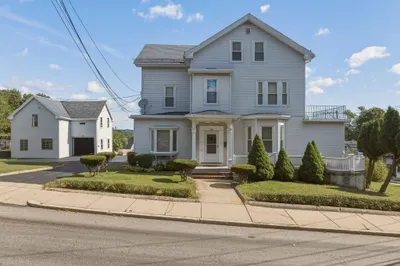 260 Metropolitan Ave 1