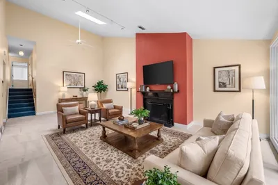 241 Perkins St #B502
