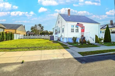 15 Puritan St