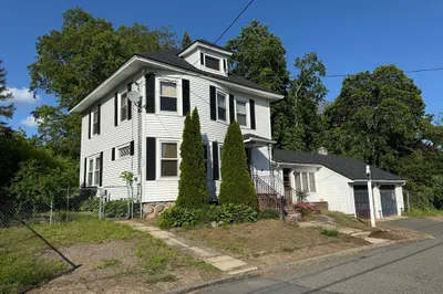 18 Buttonwoods Terrace 1