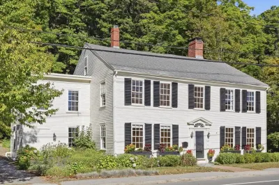 249 Main St 1