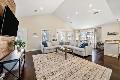 61 St Andrew Rd #2 1