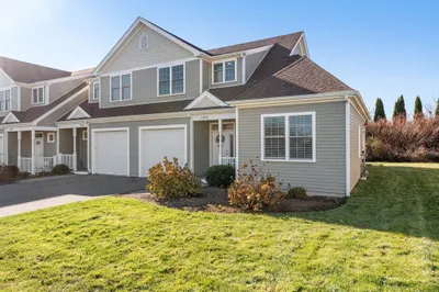 70 Endicott #1306 1