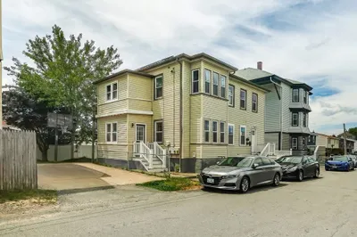 833 Grinnell St 1