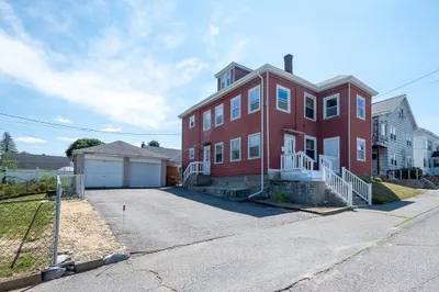 352 Daniels St 1