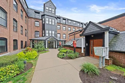 21 Linden St #417