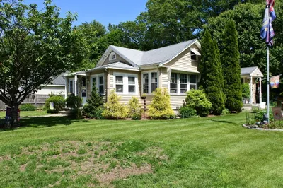 8 Parkridge Rd