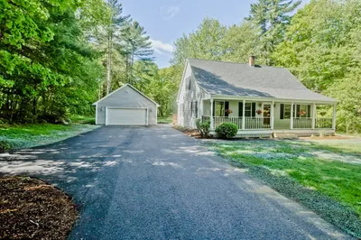 19 Ayers Rd