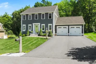 6 Locke Hill Ln