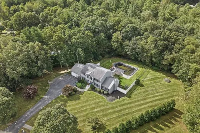 7 Keely Dr 1