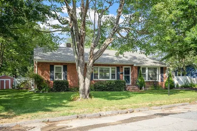 55 Jeanette St 1