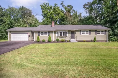 4 Larssen Circle 1