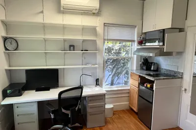15 Arlington St #2R 1