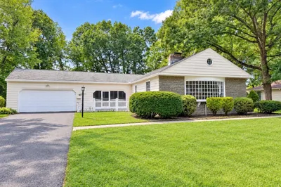 50 Woodside Dr 1